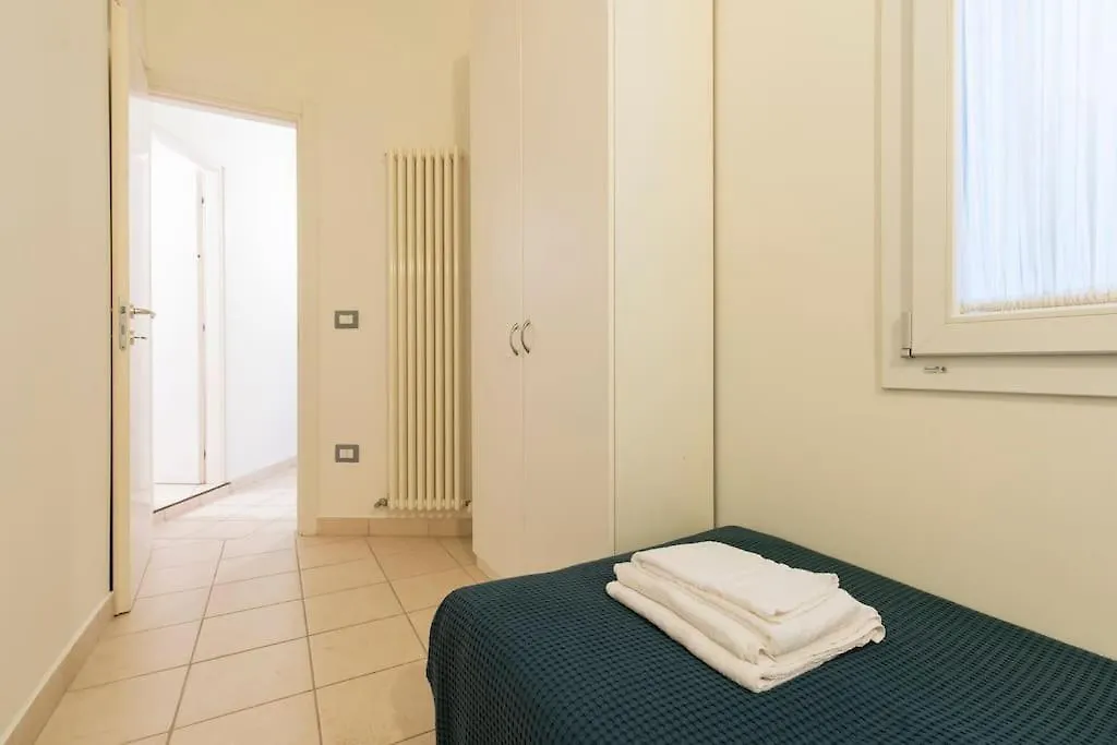 Enjoy Home - Appartamento Carducci Padova Italy