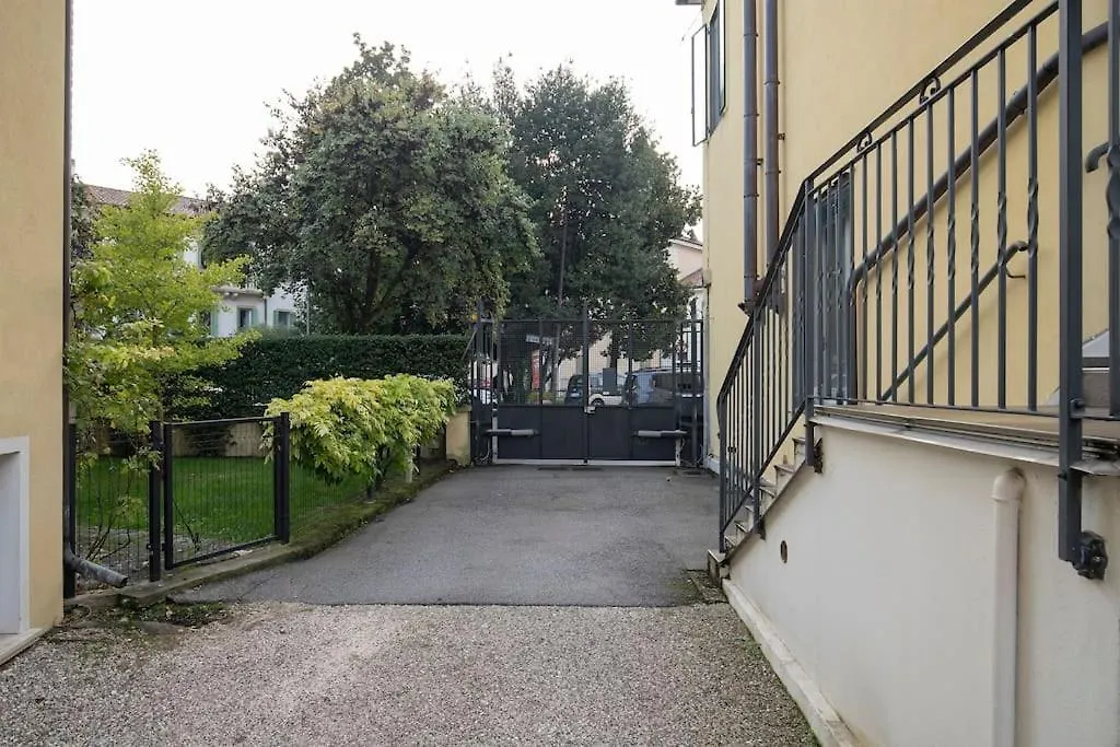 Enjoy Home - Appartamento Carducci Padova 0*,